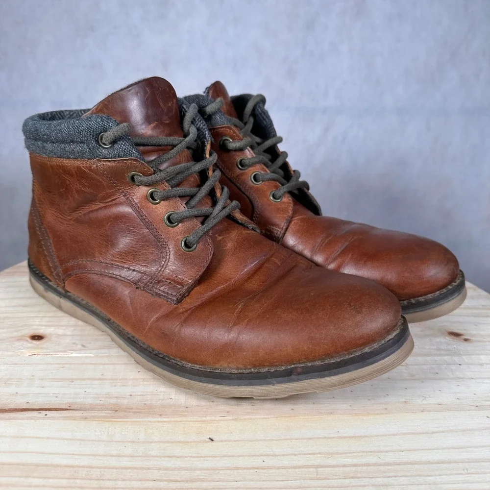 Crevo Leather Chukka Boots Mens 10 Chestnut Brown Good Herringbone Collar